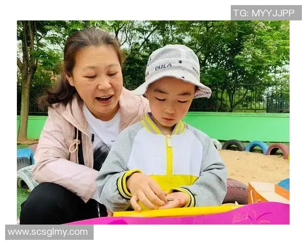 小跳蚤足球明星的传奇故事与辉煌成就揭秘